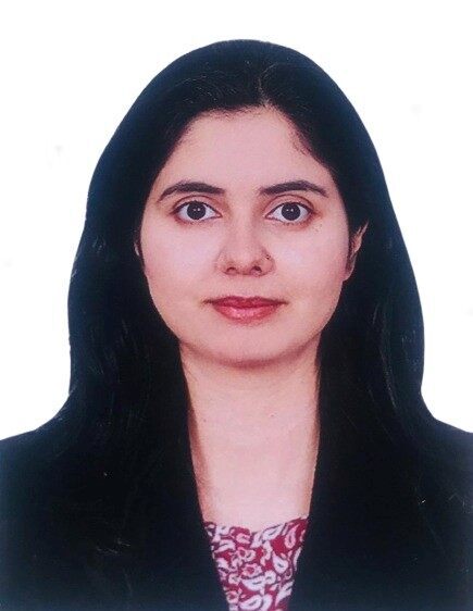 Amna Nawaz khan